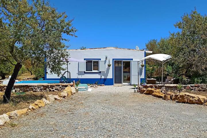 Gîte pour 2 personnes, avec jardin et terrasse