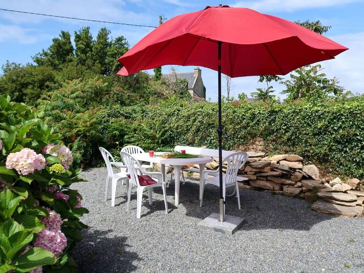 Location de vacances pour 4 personnes, avec jardin et terrasse à Lampaul-Ploudalmézeau - 2