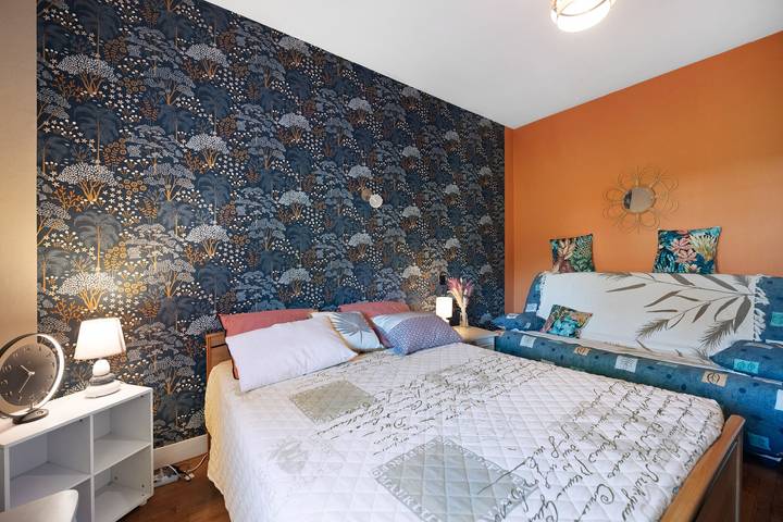 Guest Room “Les Camélias” with Shared Terrace and Private Garden in Orval, Coutances