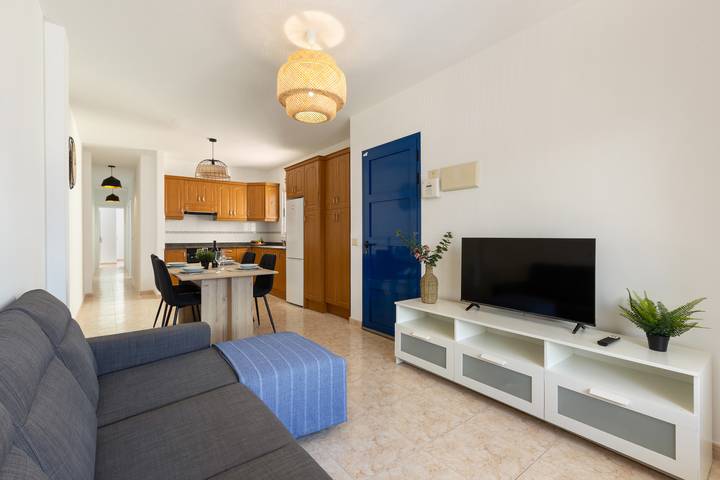 Entire apartment, Famara Cactus by Escape Home in Famara Beach, Teguise
