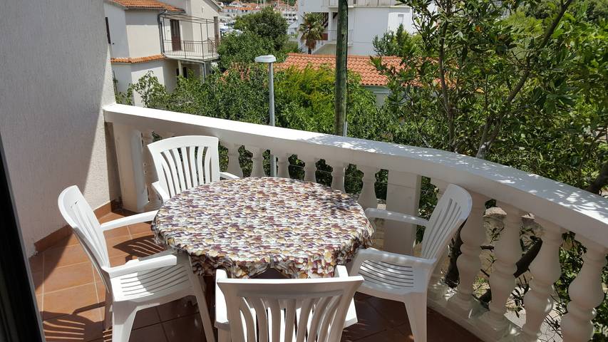 Ferienwohnung für 5 Personen, mit Balkon/Terrasse auf Murter