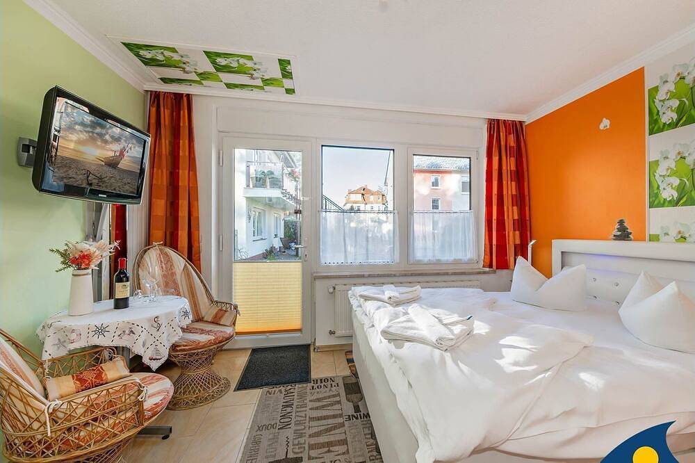 Ganze Wohnung, Haus Kiefernduene Bungalow links - + Bungalow links in Drei Kaiserbäder, Heringsdorf