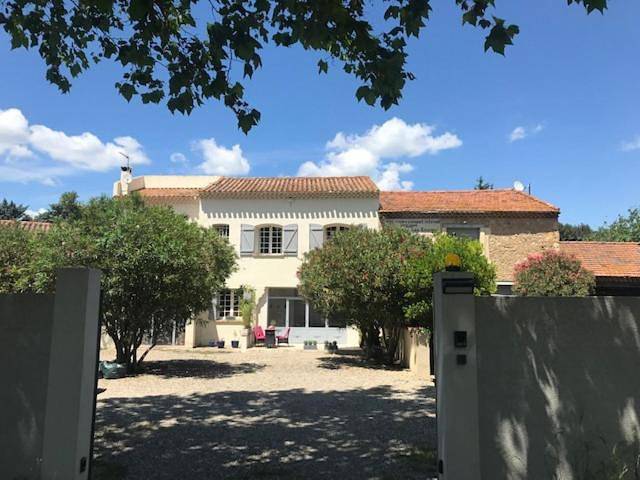 Gîte pour 3 personnes, avec terrasse ainsi que piscine et jardin, animaux acceptés à Laurens - 2