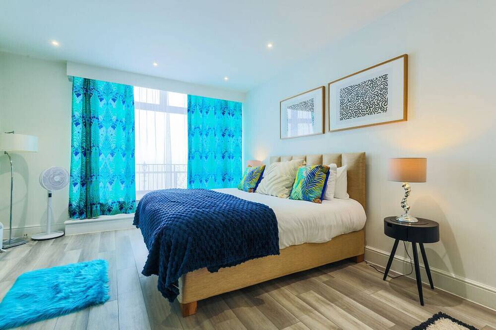 Entire apartment, Seaside Bliss:1-Bedroom Apt with Sea Views in Penarth, Cardiff