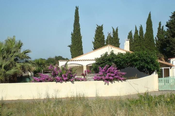 Gîte pour 4 personnes, avec jardin et terrasse à Cuxac-d'Aude