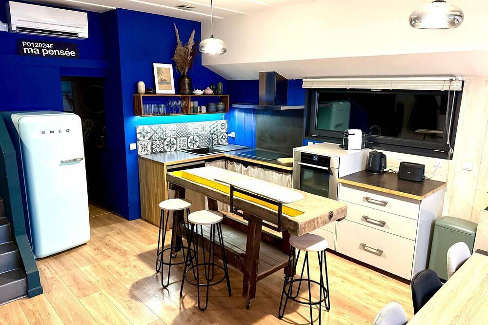 Hausboot-Apartment-Ensuite-Blick auf den Kanal in Metz, Metz Region