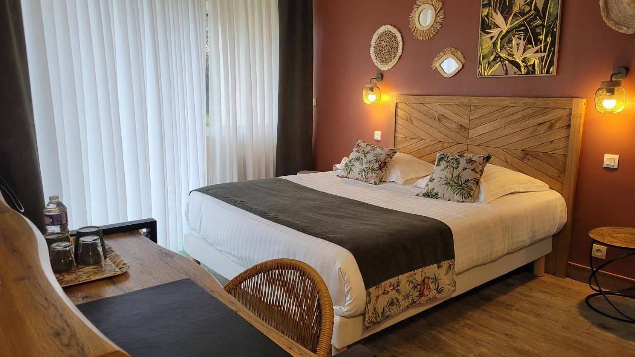 Logis Hotel La Croix du Sud in Le Tour-du-Parc, Côte des Mégalithes