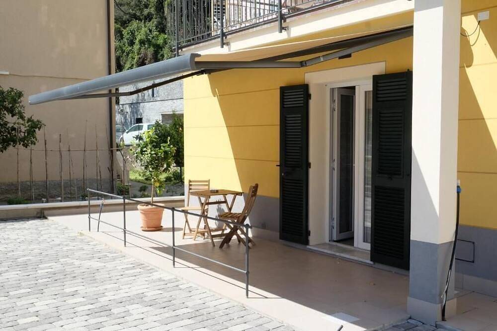 Apartamento entero, Riva Ponente - 150m to the beach - with parking in Riva Trigoso, Sestri Levante