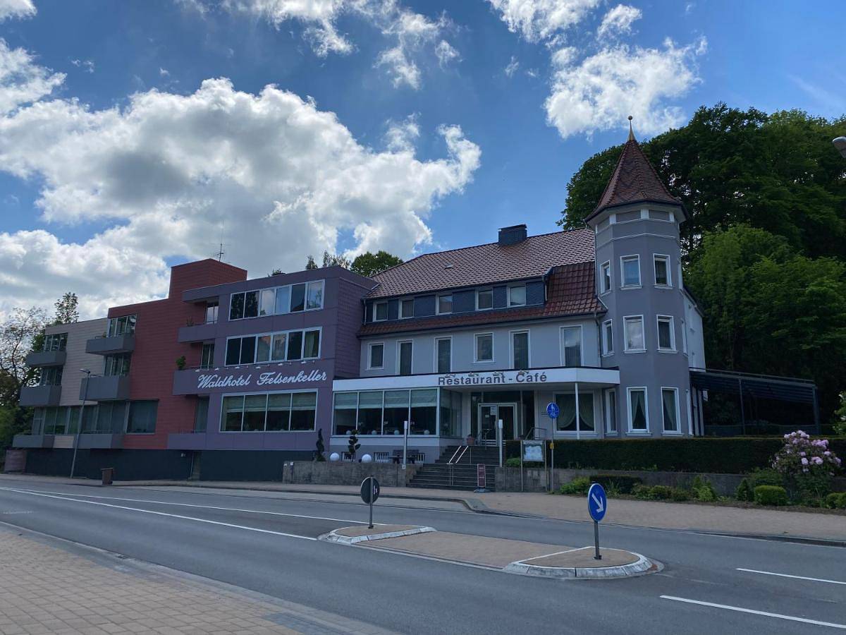 Waldhotel Felsenkeller am Teutoburger Wald in Bad Iburg, Osnabrücker Land