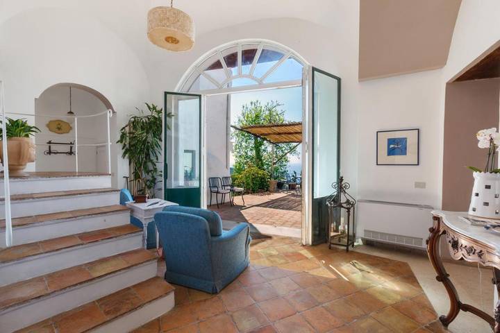 Location de vacances pour 12 personnes, avec vue et jardin à Massa Lubrense - 2