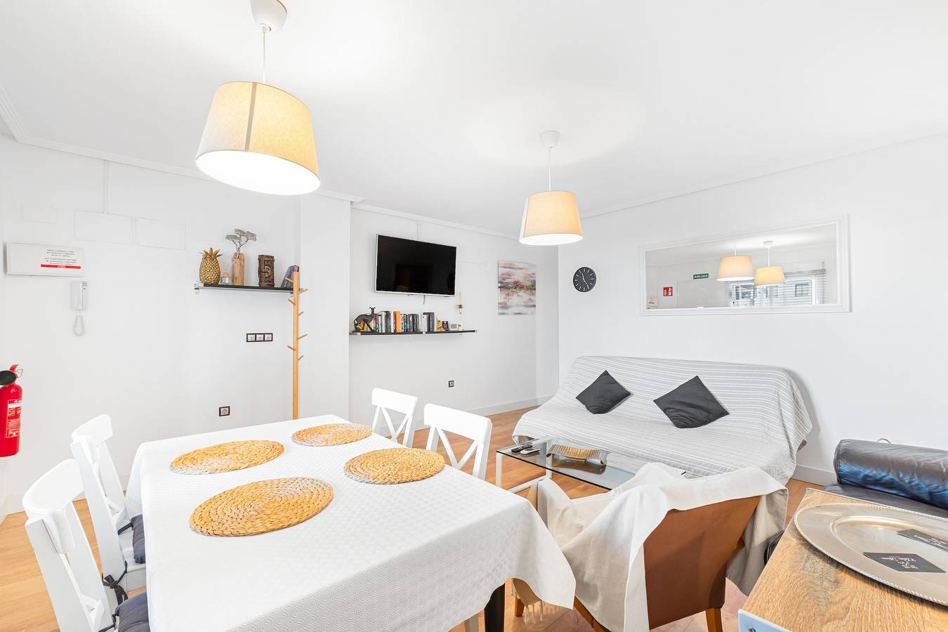 Apartamento entero, Apartamento 'Habaneras' con Terraza Privada, Wi-Fi y Aire Acondicionado in Torrevieja Centro, Torrevieja