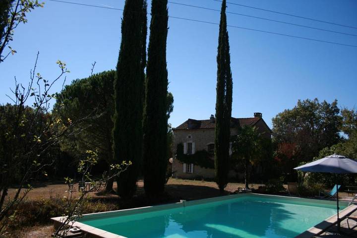 Location de vacances pour 4 personnes, avec jardin ainsi que vue et piscine, adapté aux familles à Berganty - 2