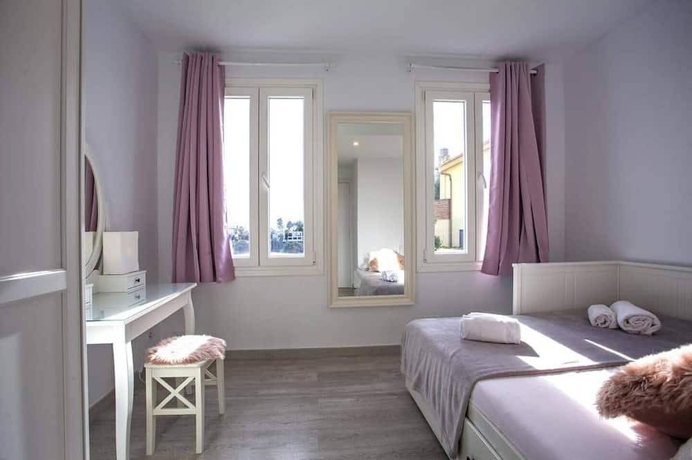 Chillout House, Sea & Mountain view with heated pool 29 c in Santa Susanna, Costa del Maresme