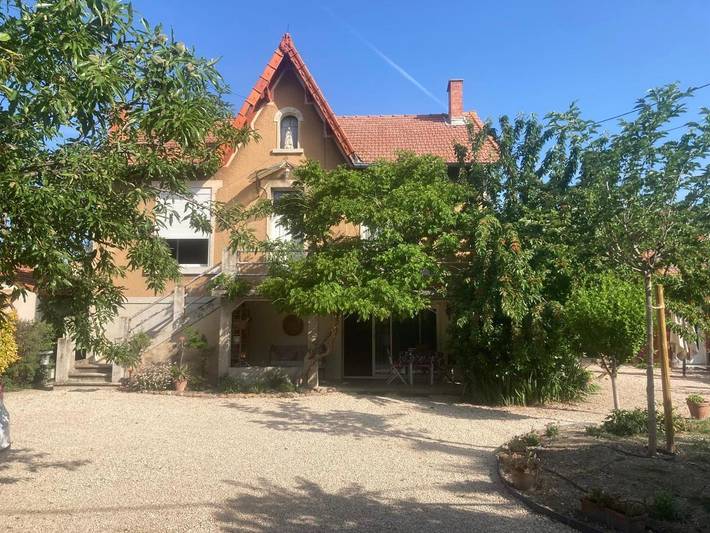 Location de vacances pour 4 personnes, avec jacuzzi et jardin, adapté aux familles à Carpentras