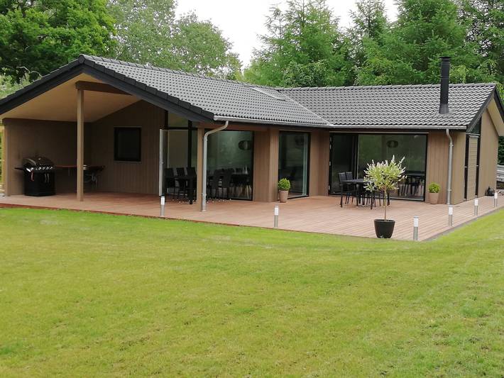 Ferienhaus für 10 Personen, mit Terrasse und Garten sowie Sauna
