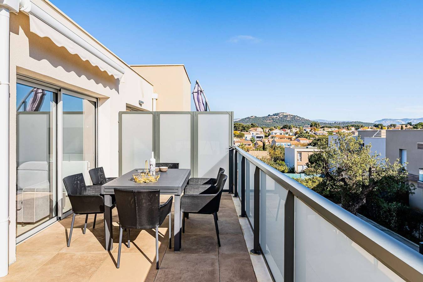 Apartamento vacacional entero, Moderno, piscina, parking, aire acondicionado, 2 dormitorios. in Six-Fours-les-Plages, Costa mediterránea (Francia)