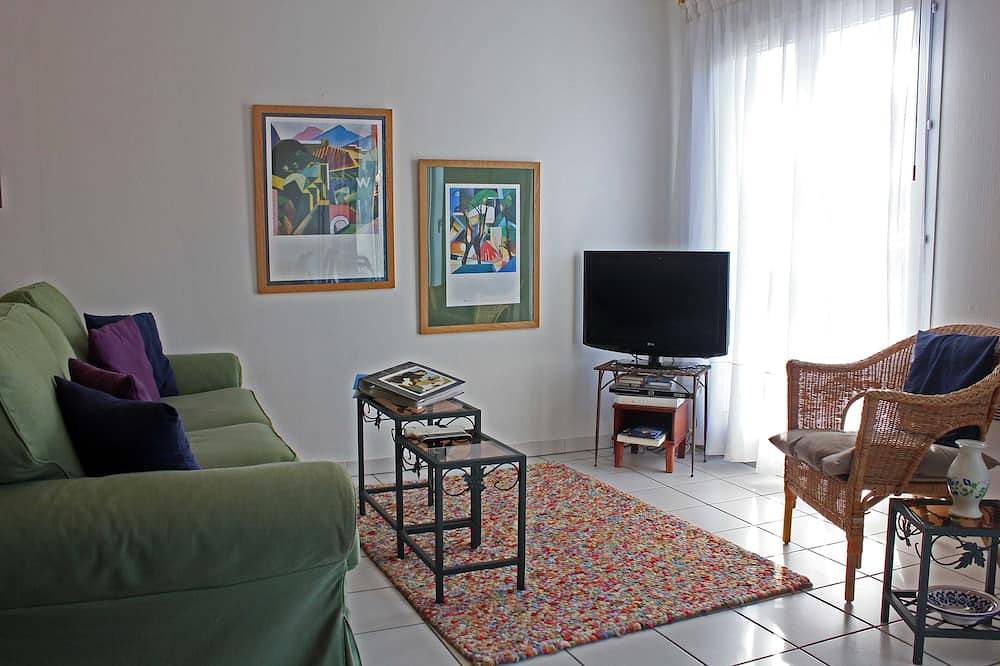 Ganze Wohnung, Sonnigen Apt, Centre Old Ceret, Spektakuläre Aussicht vom Balkon in Céret, Mittelmeerküste (Frankreich)