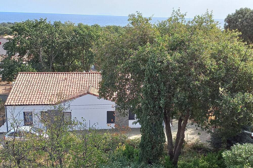 Villa Neuve A 700m De La Plage in Santa-Lucia-di-Moriani, Arrondissement de Corte