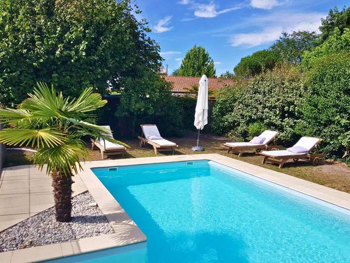 Villa pour 6 personnes, avec terrasse et piscine