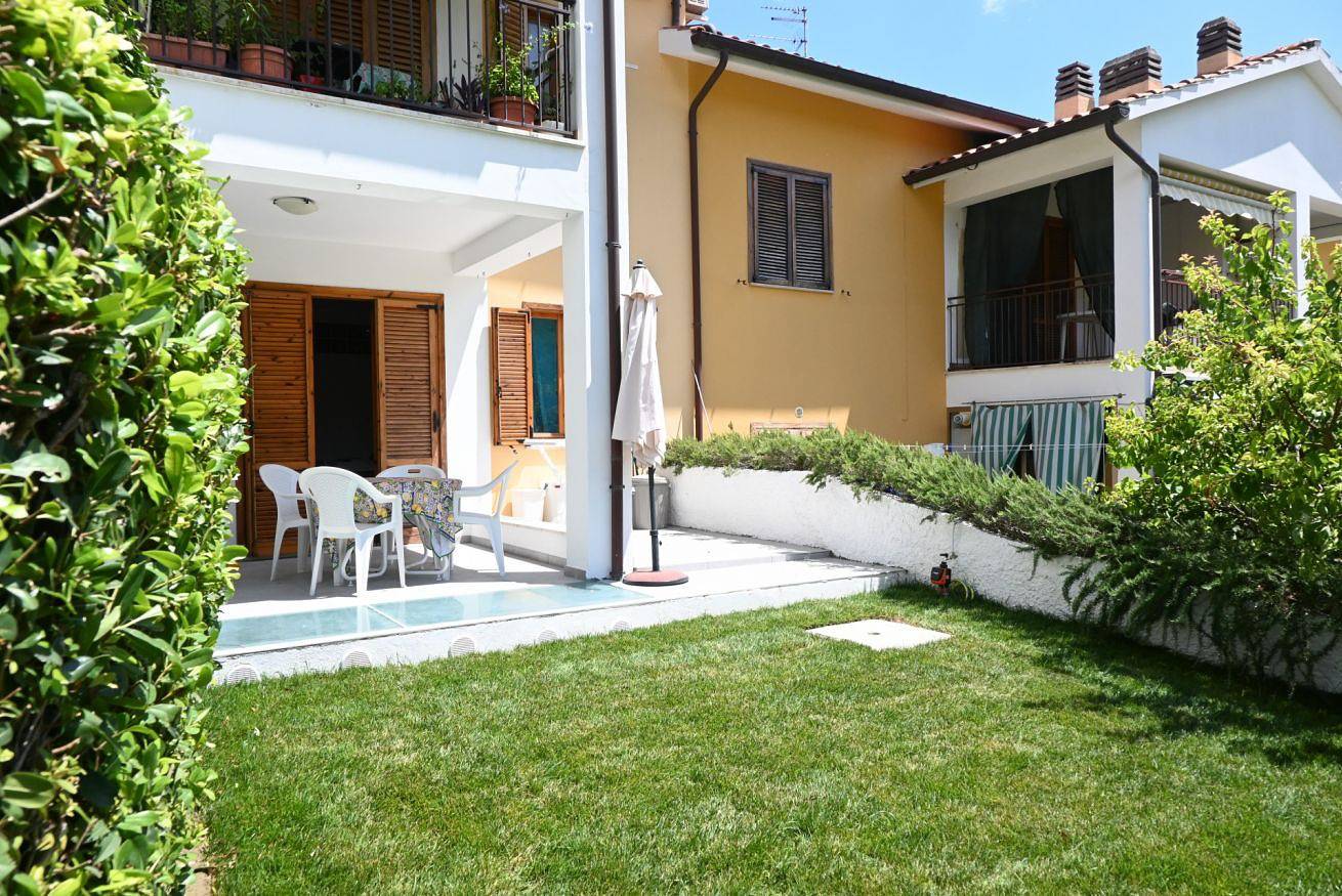 Apartamento entero, N305 – Numana, comfortable three-room apartment with garden in Sirolo, Riviera del Conero