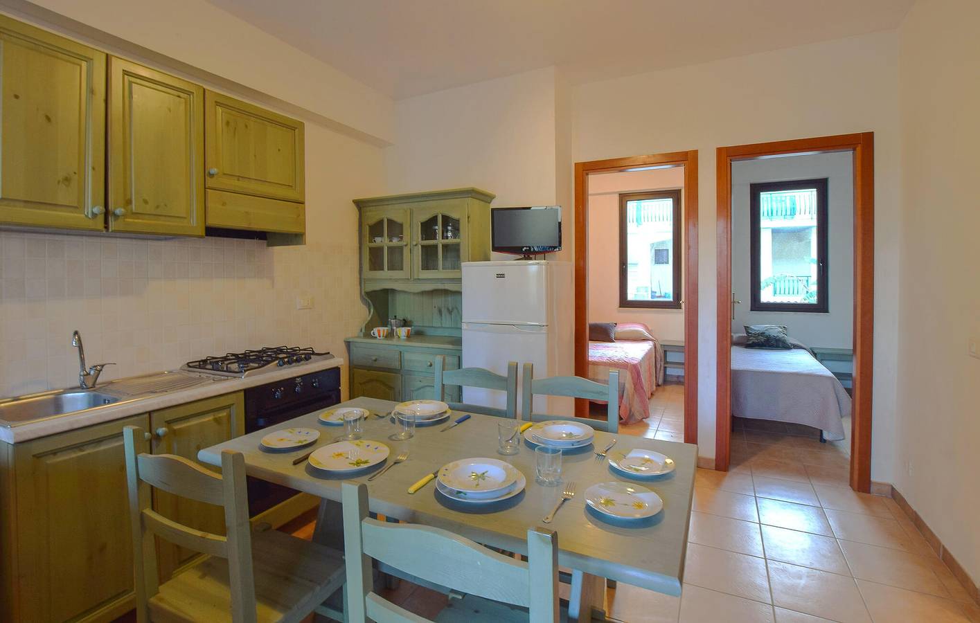 Ganze Ferienwohnung, Wunderschöne Wohnung mit Meerblick, Pool und Garten, 600 m vom Strand entfernt in Borgia, Catanzaro Provinz