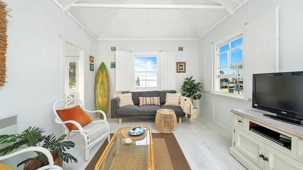 Aurora: quintessential beachfront couples getaway in Currarong, Jervis Bay