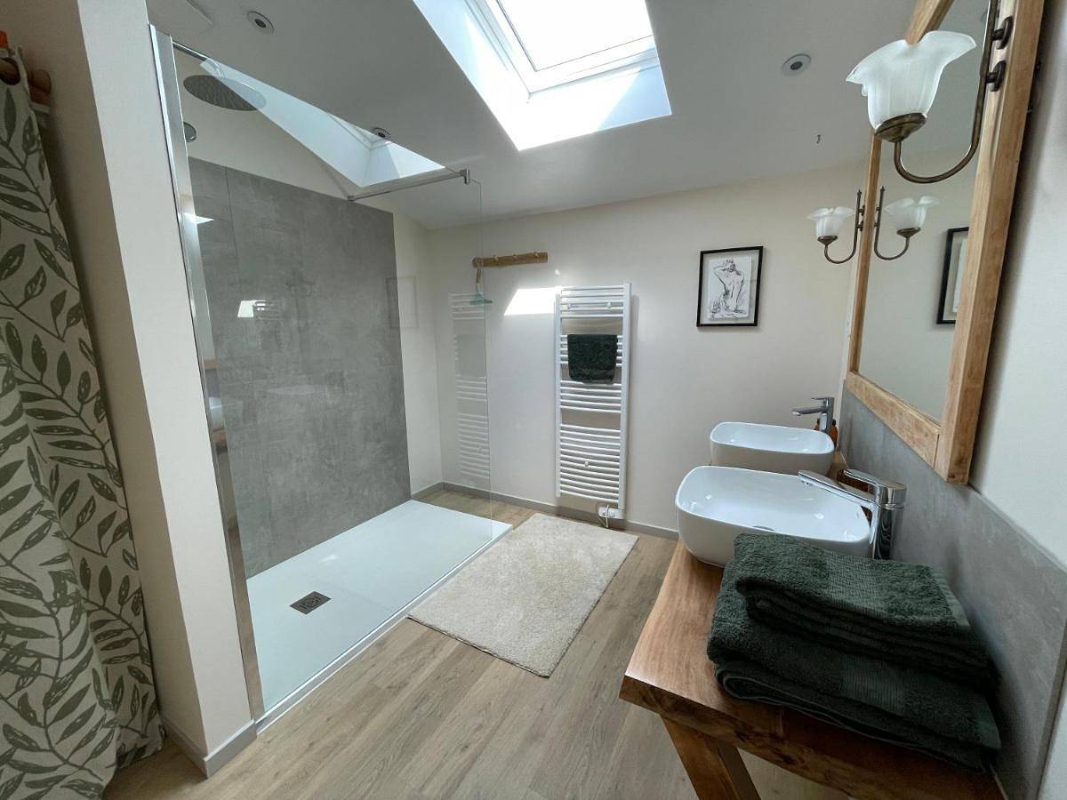 King Room with Pool View in Sainte-Soulle, Région de La Rochelle