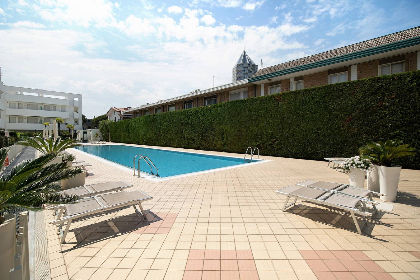 Appartamento intero, Appartamento 'Residence Papaya A102' con piscina condivisa e terrazza privata in Lido di Jesolo, Jesolo