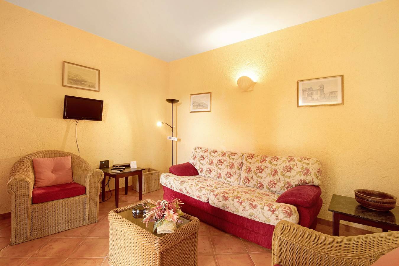 Holiday Home "Casa Cristina" with Mountain View, Terrace & Wi-Fi in Madeira