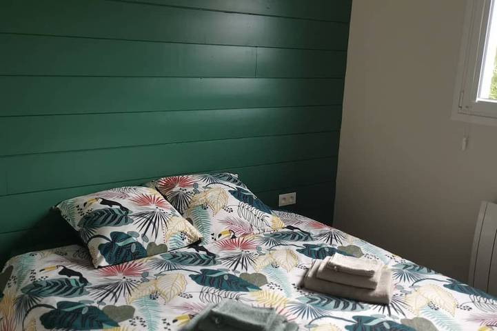 Location de vacances pour 7 personnes, avec Terrasse et Jardin à Les Moitiers-d'Allonne - 2