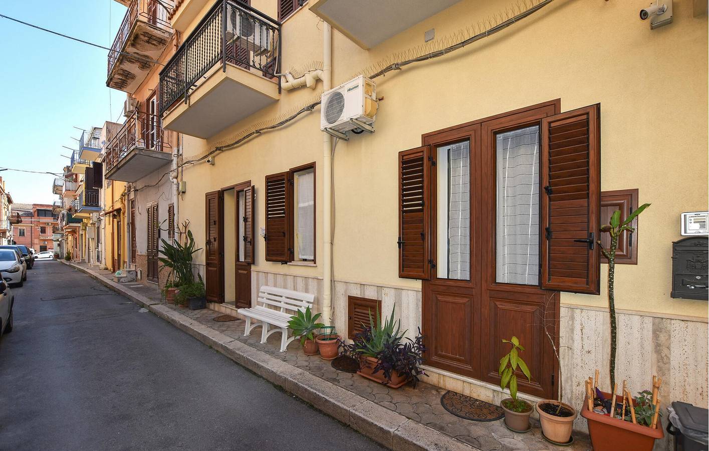 Accogliente appartamento con 1 camera da letto vicino alla costa e ai ristoranti, con Wi-Fi e parcheggio in Capaci, Provincia di Palermo