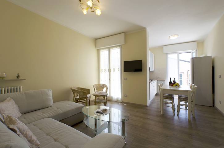 Entire apartment, Elegant apartment on center of Torri in Torri del Benaco, Garda Mountains