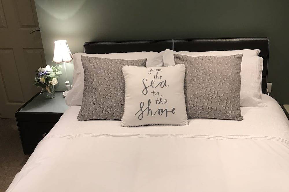 Ganze Wohnung, Loft-Apartment mit 2 Schlafzimmern mit Blick auf die St. Fimbarrus Church & Its Grounds in Polperro, Fowey