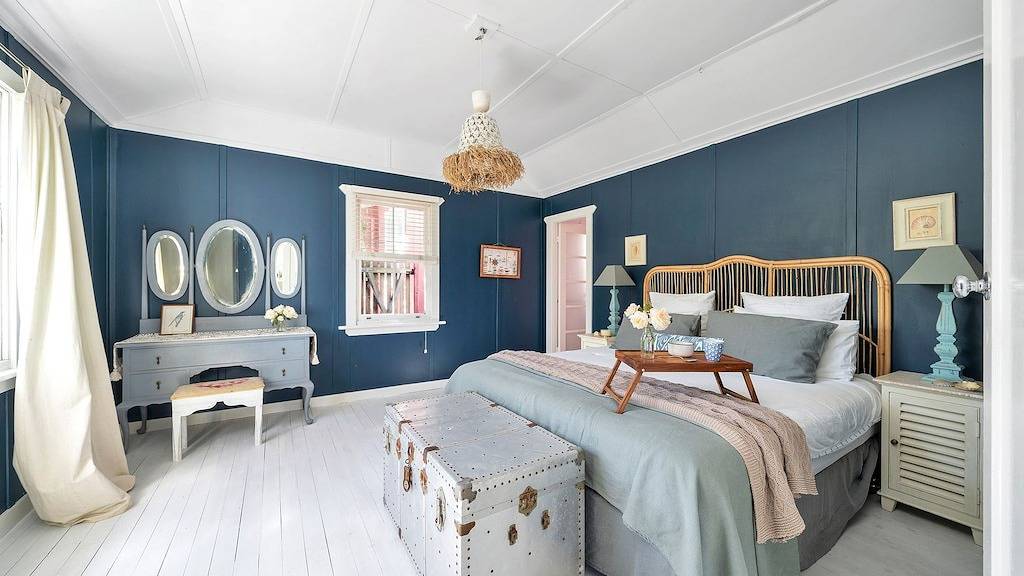 Avalon: vintage beachside family getaway in Currarong, Jervis Bay
