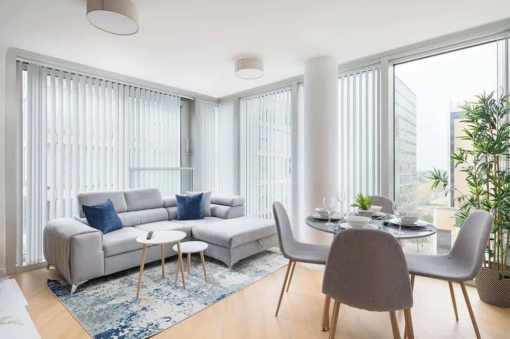 Entire apartment, 2Br| Free Parking | Walk to Shops, Centre & Xscape in Milton Keynes, South East England