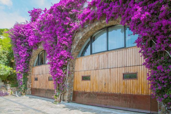 Ferienhaus für 8 Personen, mit Balkon und Terrasse sowie Garten und Ausblick in Arenzano