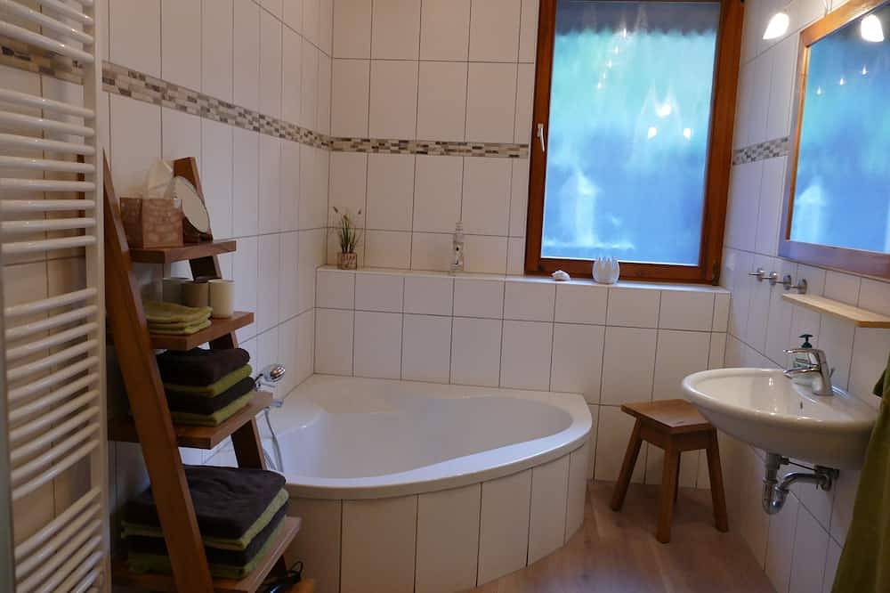 Ganze Wohnung, Ferienwohnung Lichtblick   ,  in der Nähe des Europaparks Rust in Friesenheim, Mittlerer Schwarzwald