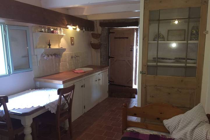 Location de vacances pour 4 personnes, avec terrasse à Saint-Étienne-de-Gourgas - 2