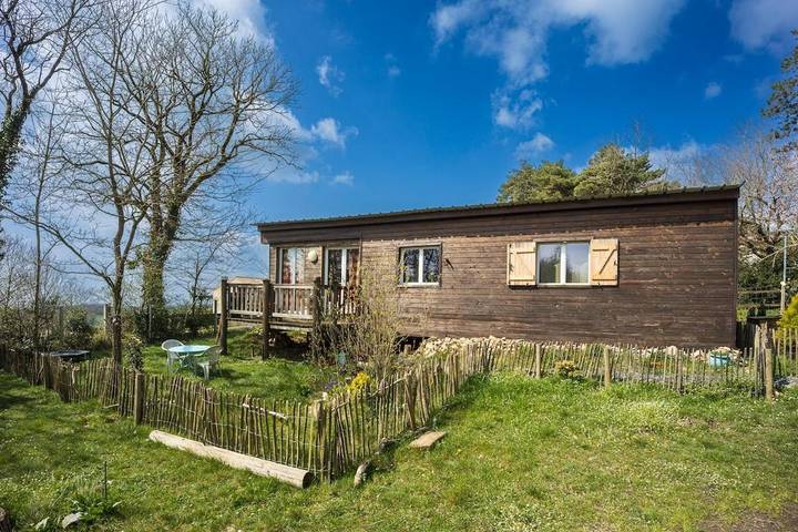Gîte pour 3 personnes, avec Balcon et Terrasse ainsi que Jardin et Vue à Fontiers-Cabardès