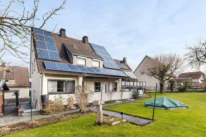 Appartement entier, Maison de vacances « Ferienwohnung Sonnenring » avec vue sur la montagne, terrasse partagée et Wi-Fi in Kallenhardt, Rüthen