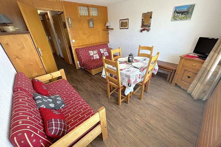 Appartement entier, Studio cabine lumineux aux Saisies, 4 pers, balcon sud in Les Saisies, Région d'Albertville