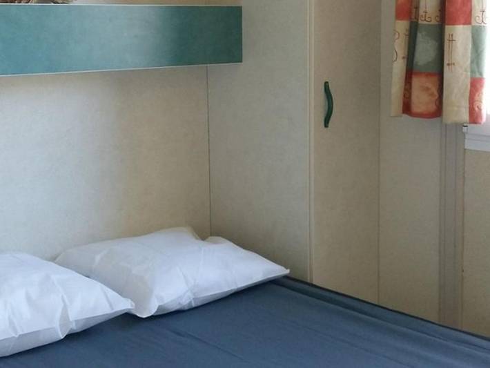 Location de vacances pour 4 personnes, avec piscine et terrasse à Chazelles-sur-Lyon - 4