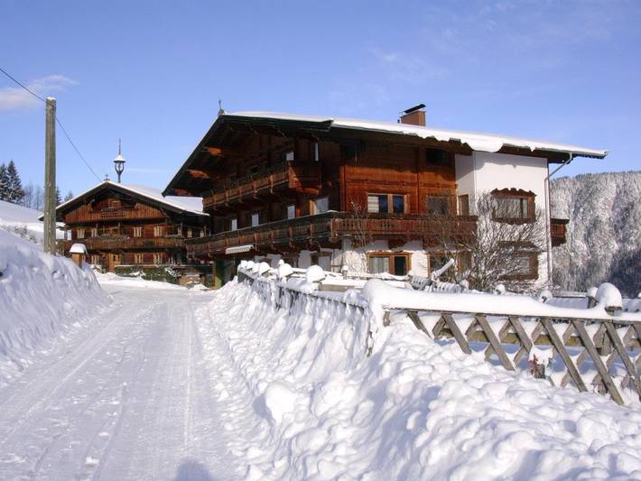 Ferienwohnung für 4 Personen, mit Ausblick und Balkon sowie Garten in Wildschönau