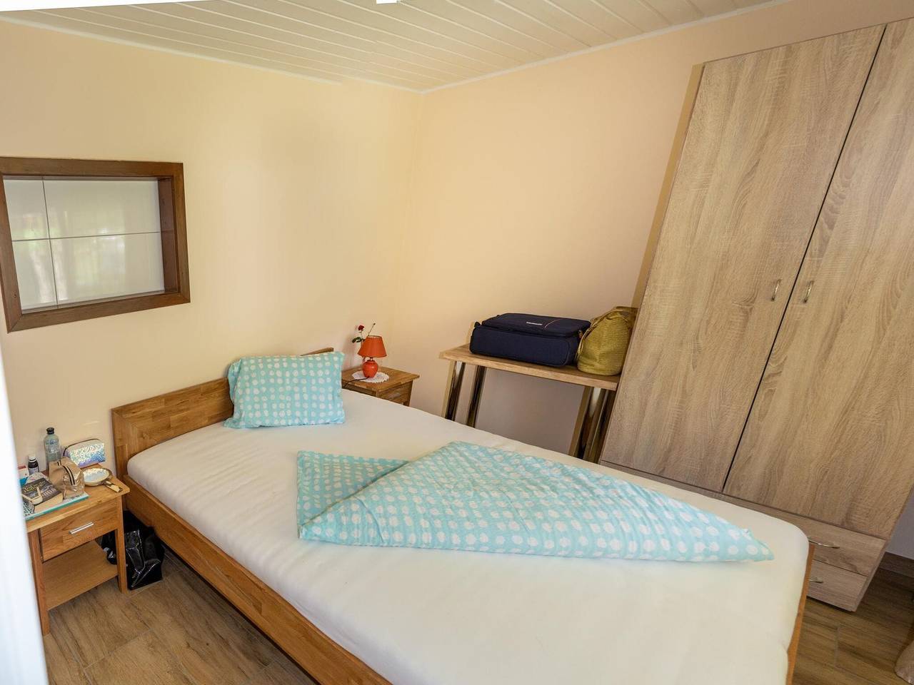 Bungalow am Ossiacher See mit Bergblick in Bodensdorf, Gerlitzen