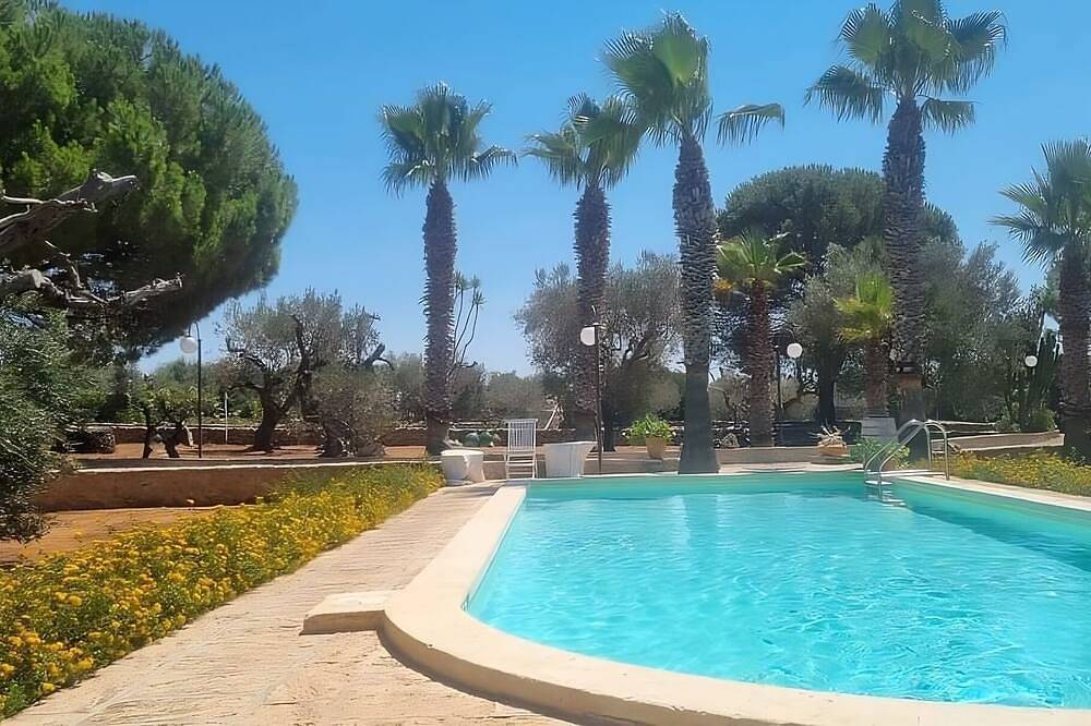 Macchia Salentina studio apartment 2/3 places in residence with swimming pool 2 km from the sea in Taviano, Golf von Tarent