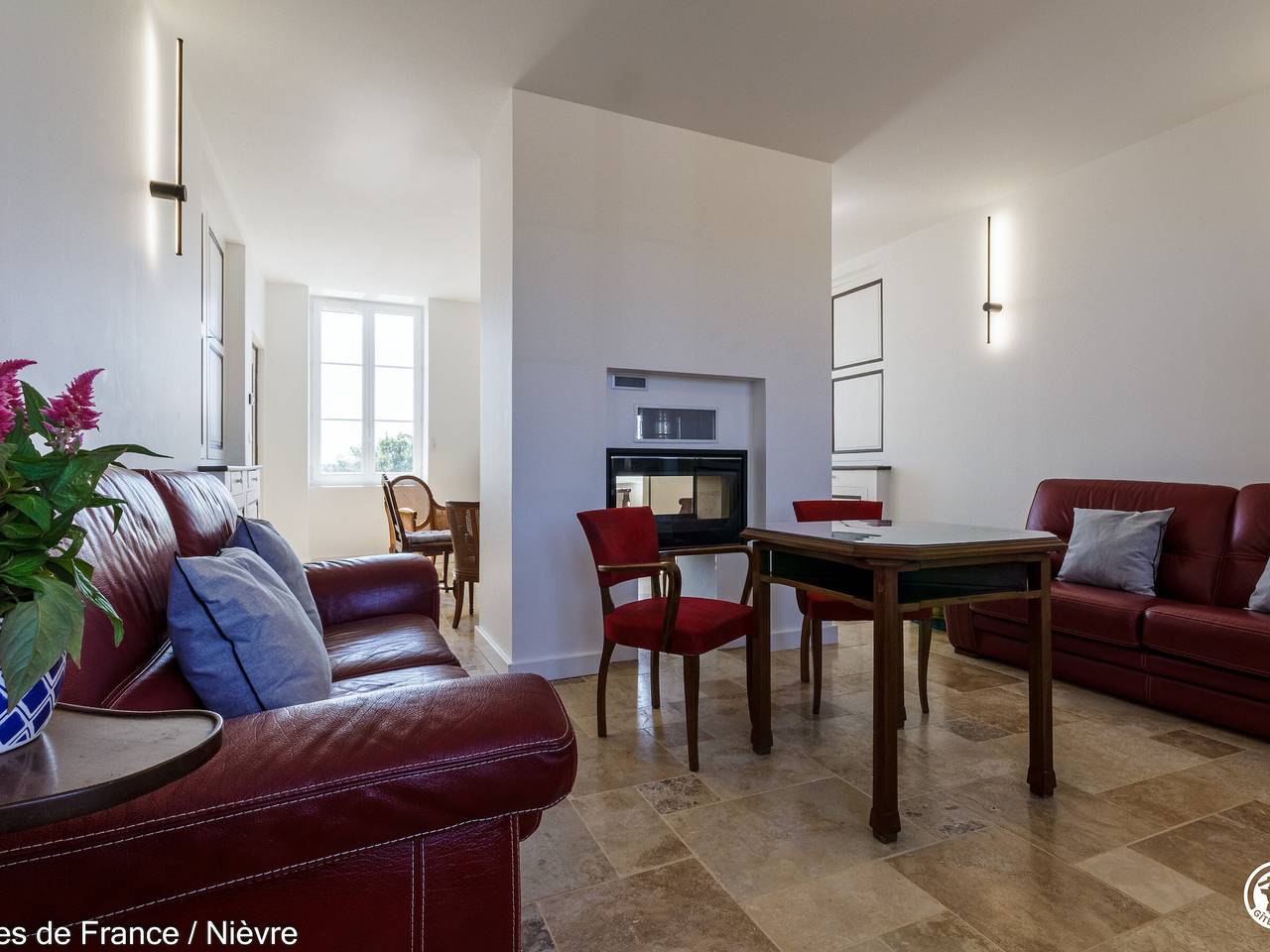 Geräumiges Ferienhaus mit Klimaanlage und Sauna, Nähe Cercy-La-Tour in Cercy-la-Tour, Nièvre