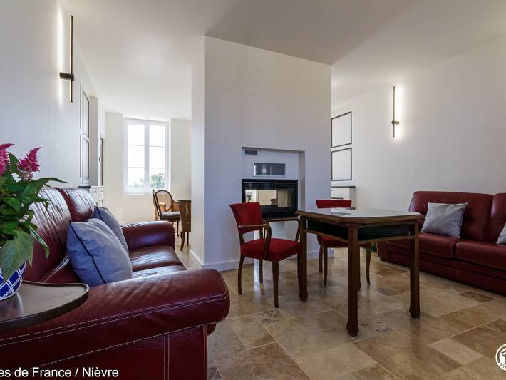Geräumiges Ferienhaus mit Klimaanlage und Sauna, Nähe Cercy-La-Tour in Cercy-la-Tour, Nièvre