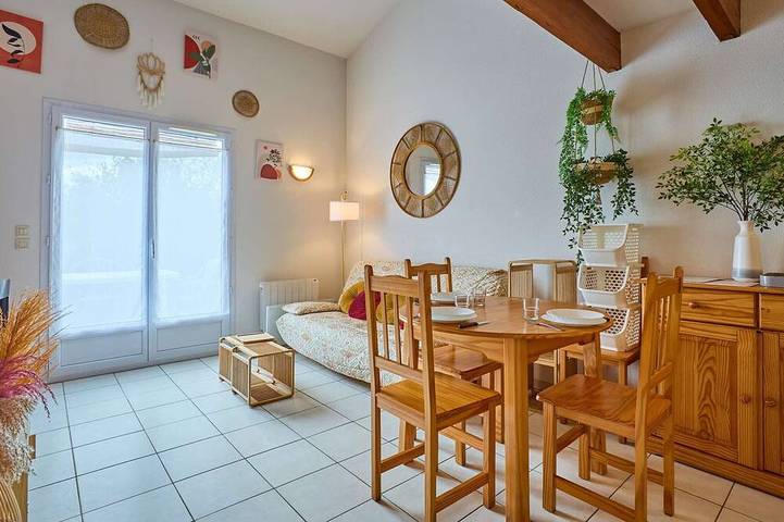 Appartement entier, Charmant duplex avec piscine collective et animaux admis à Barbotan in Cazaubon, Gers