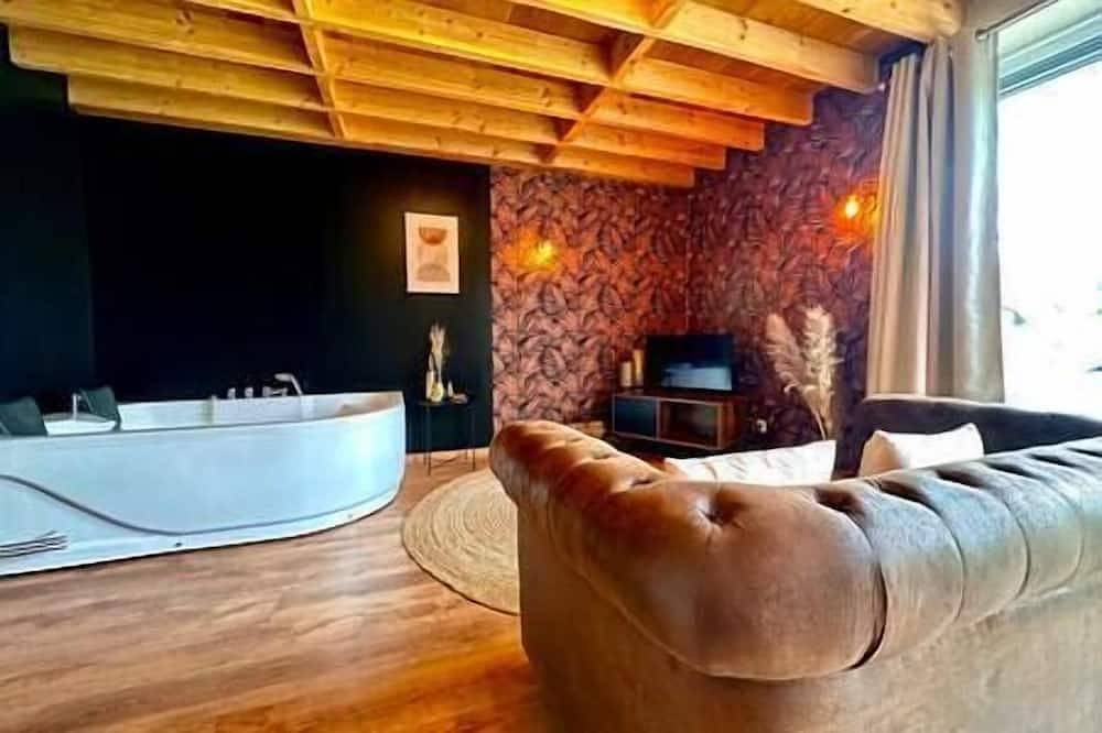 Hour House 1 - Honeymoon in Houyet, Region Namur