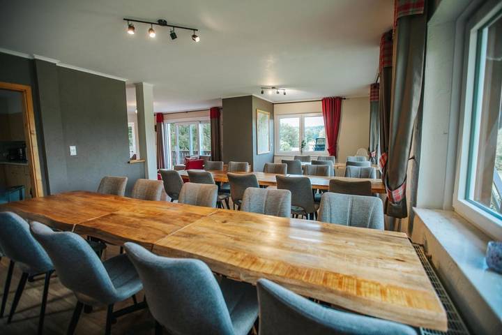 Gîte pour 26 personnes, avec jacuzzi ainsi que jardin et sauna dans Xhoffraix - 4